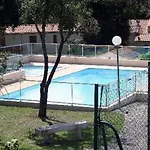 Charmante Maisonnette Dans Avec Piscine * Meschers-sur-Gironde