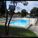 Holiday home Charmante Maisonnette Dans Avec Piscine *