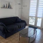 Holiday home Charmante Maisonnette Dans Avec Piscine