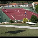 Holiday home Charmante Maisonnette Dans Avec Piscine