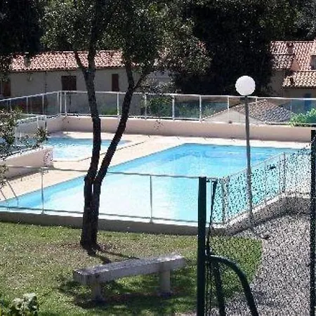 Charmante Maisonnette Dans Avec Piscine * Meschers-sur-Gironde