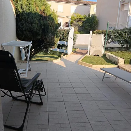 בית נופש Charmante Maisonnette Dans Avec Piscine משר-סור-ג'ירונדה
