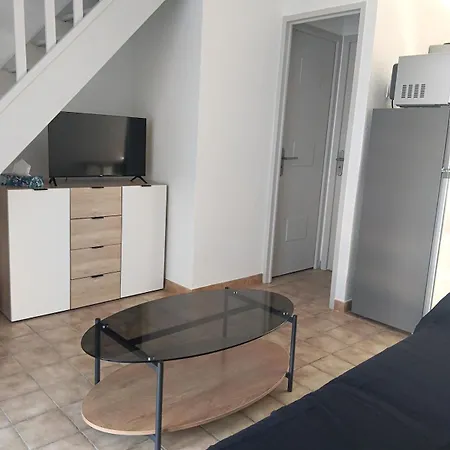 Charmante Maisonnette Dans Avec Piscine Holiday home