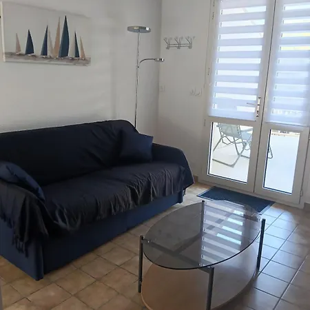 Holiday home Charmante Maisonnette Dans Avec Piscine