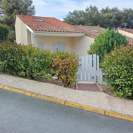 Charmante Maisonnette Dans Avec Piscine משר-סור-ג'ירונדה