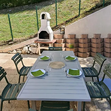 בית נופש Charmante Maisonnette Dans Avec Piscine *